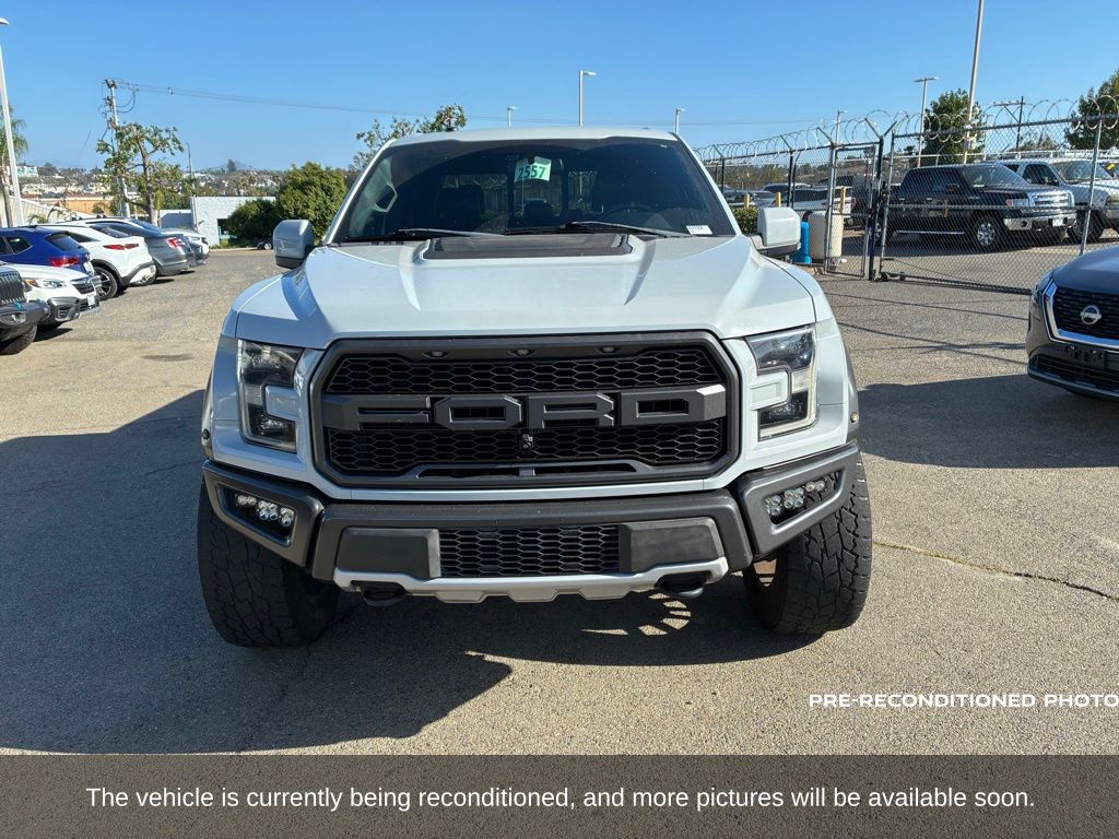 2017 Ford F-150 Raptor photo 2