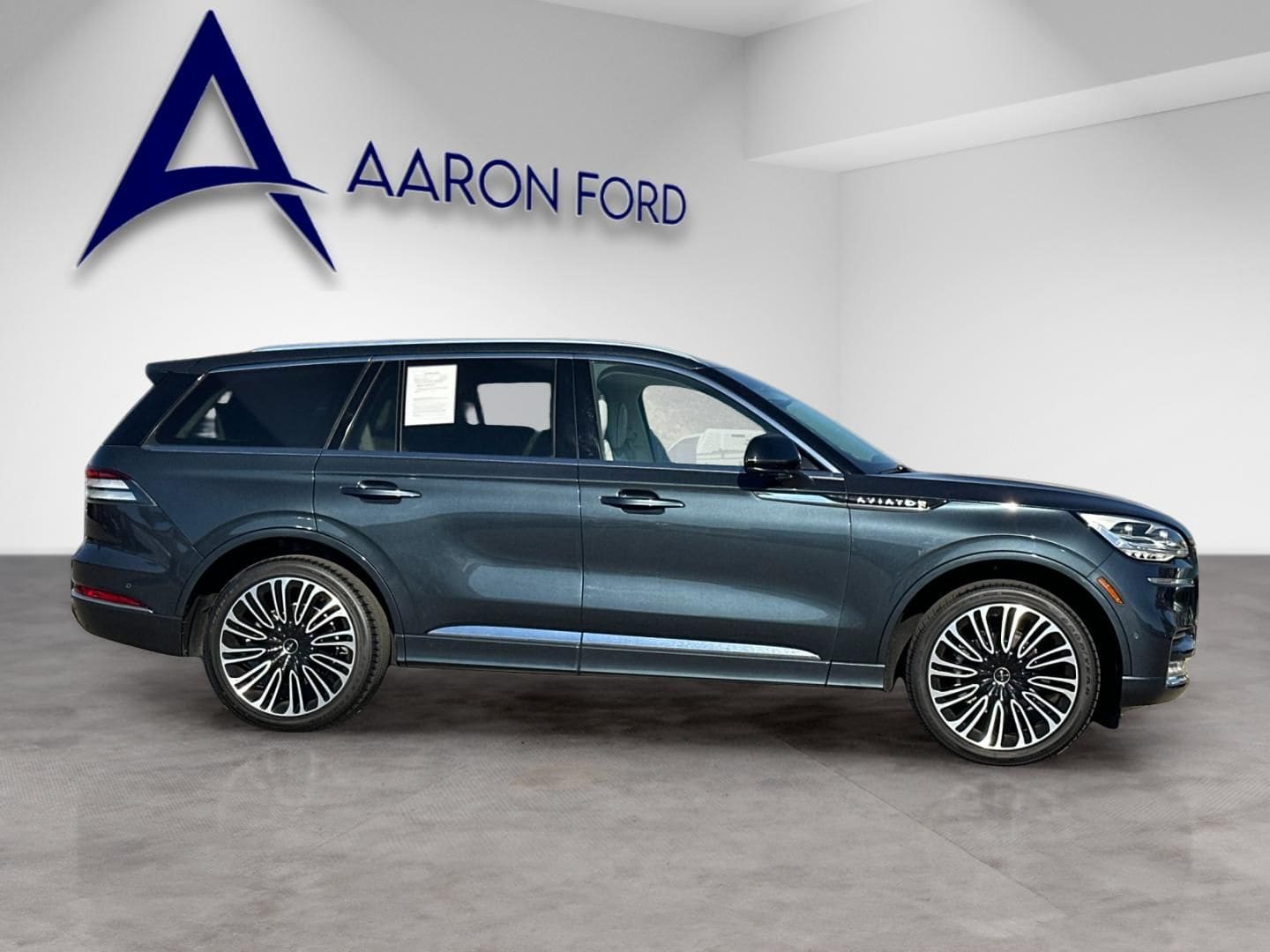 2024 Lincoln Aviator Black Label photo 6