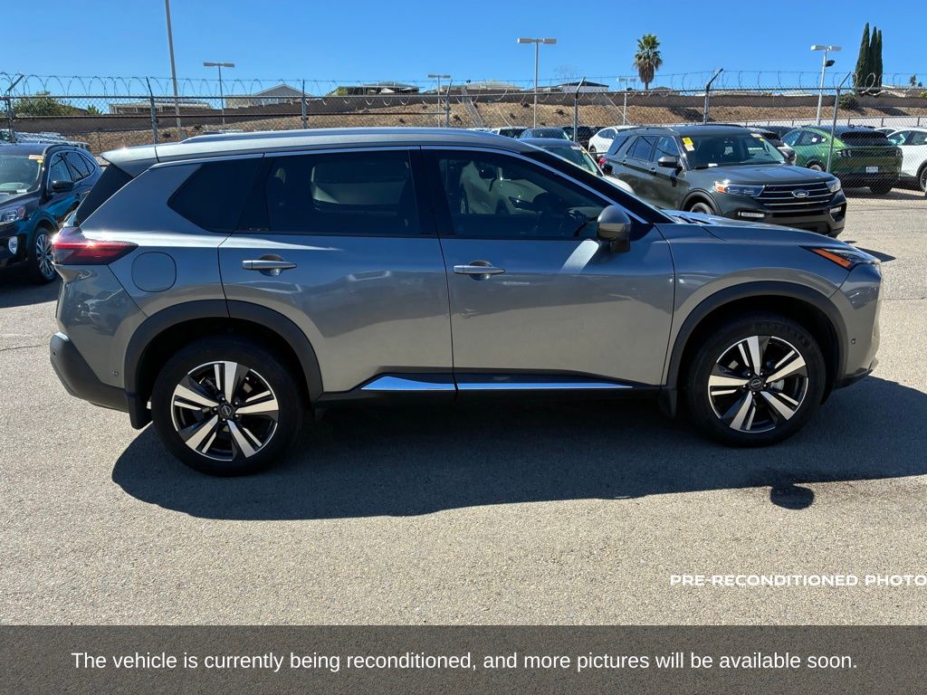 2023 Nissan Rogue SL photo 4