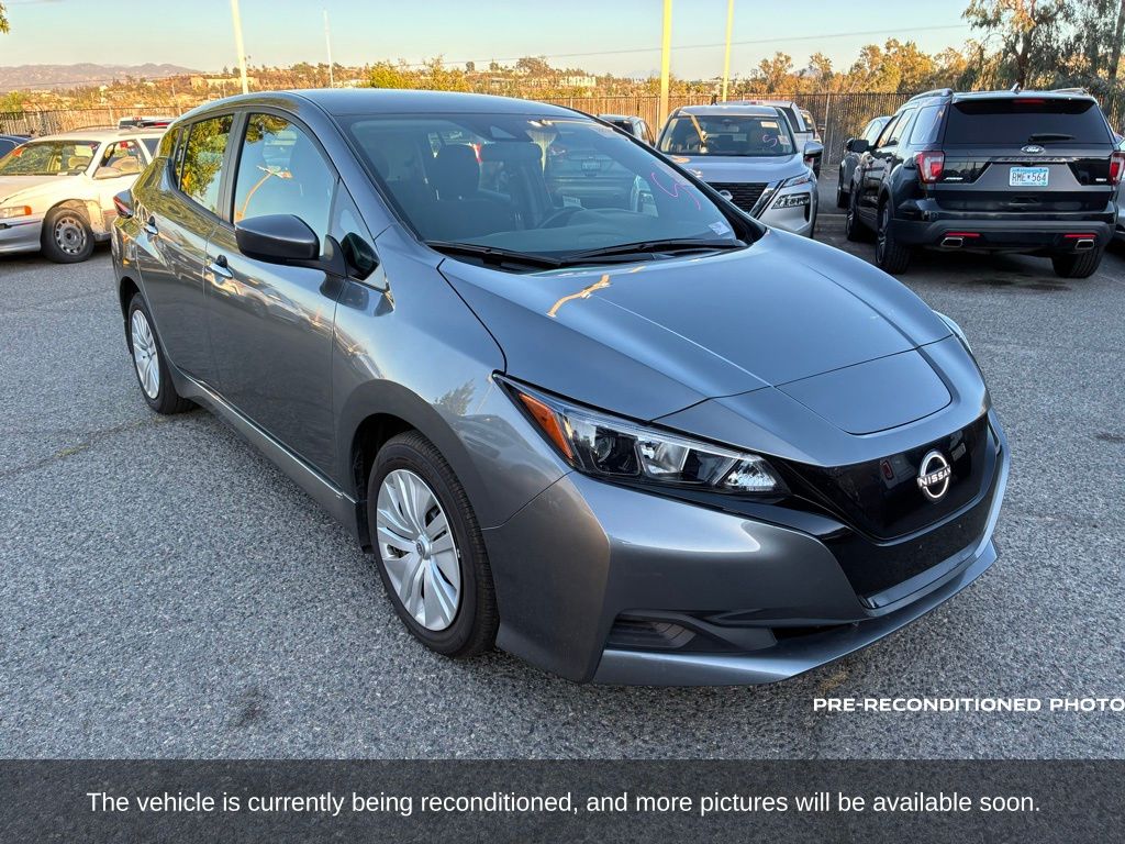2023 Nissan Leaf S photo 3
