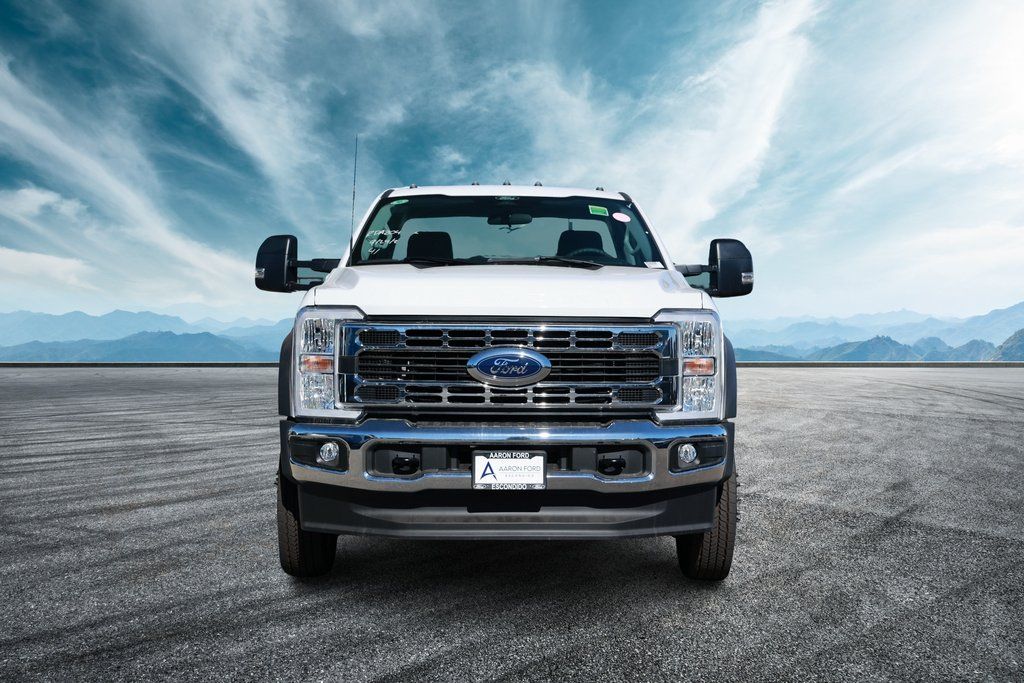 2024 Ford F-550 photo 4