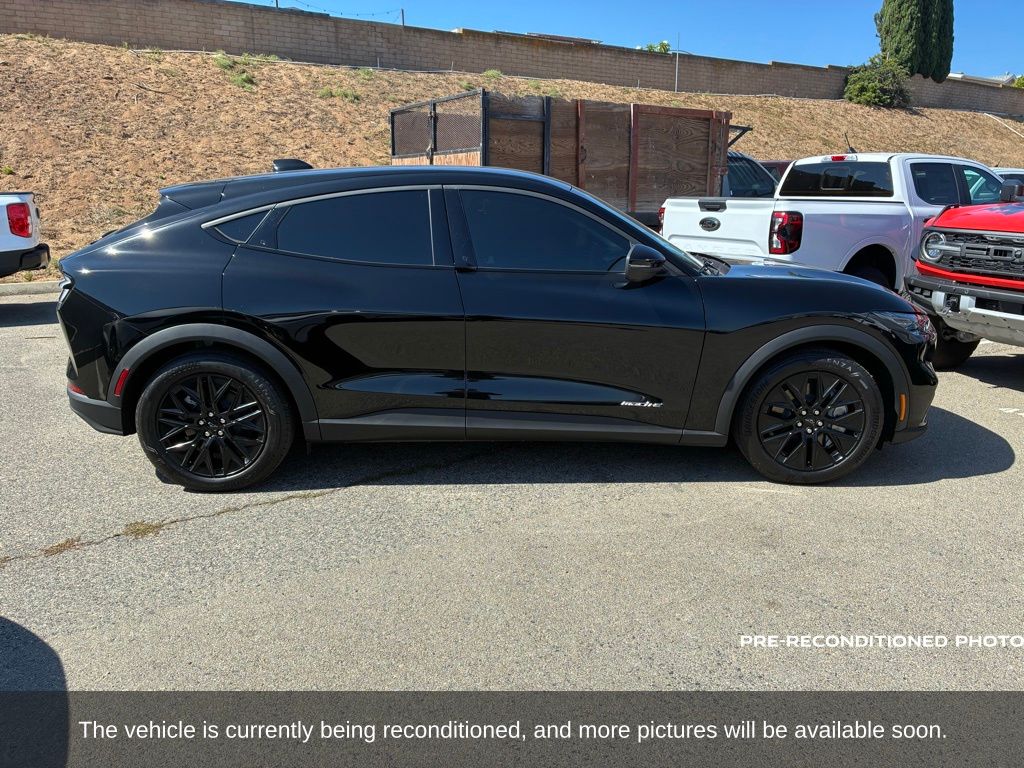 2025 Ford Mustang Mach-E Select photo 4