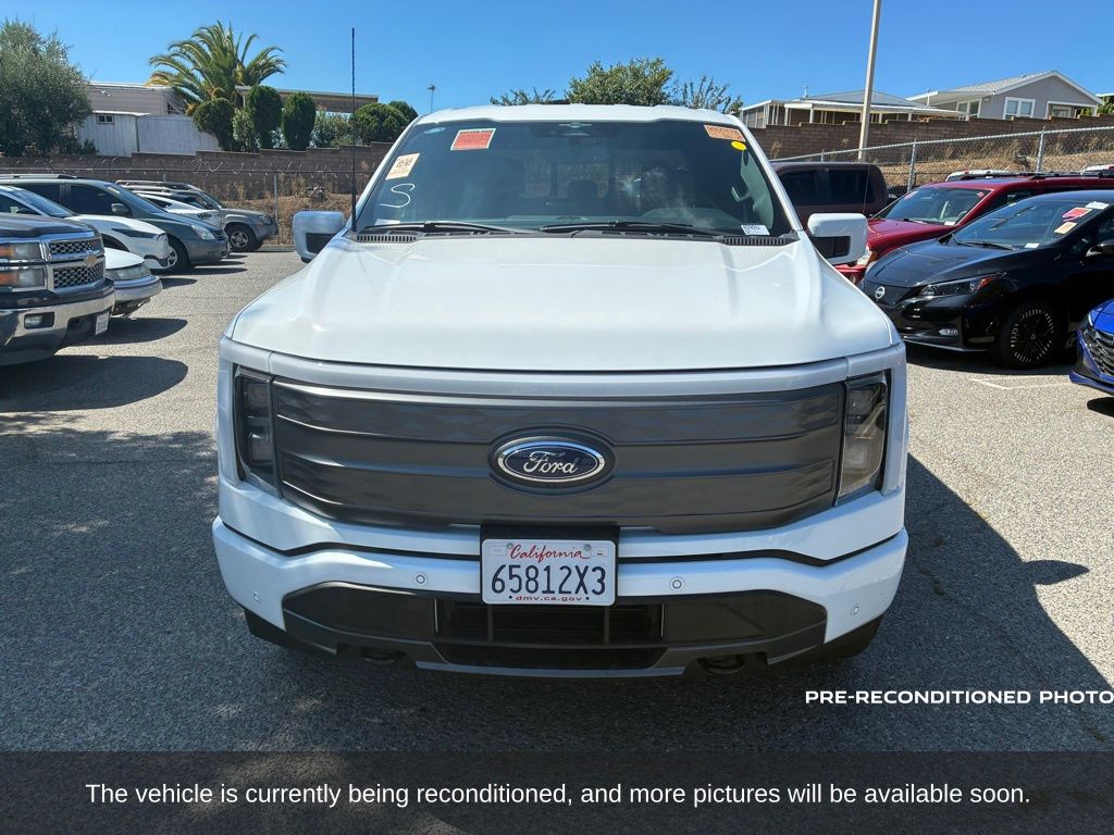 2023 Ford F-150 Lightning Lariat photo 2