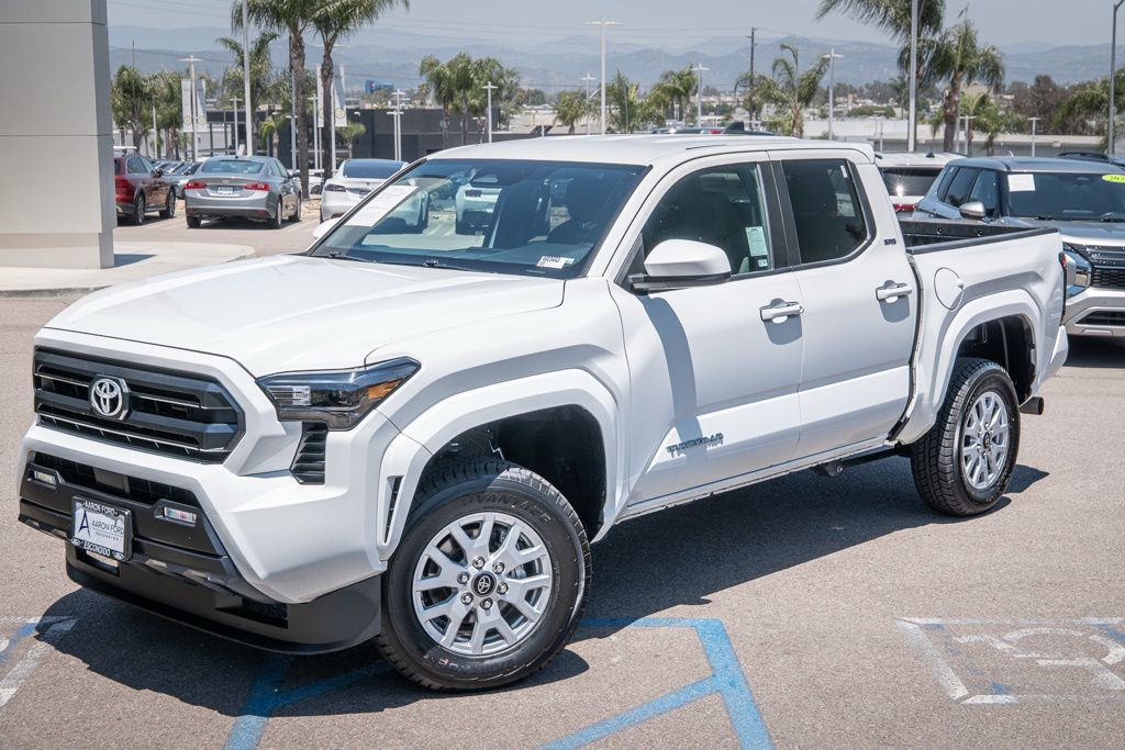2024 Toyota Tacoma SR5 photo 2