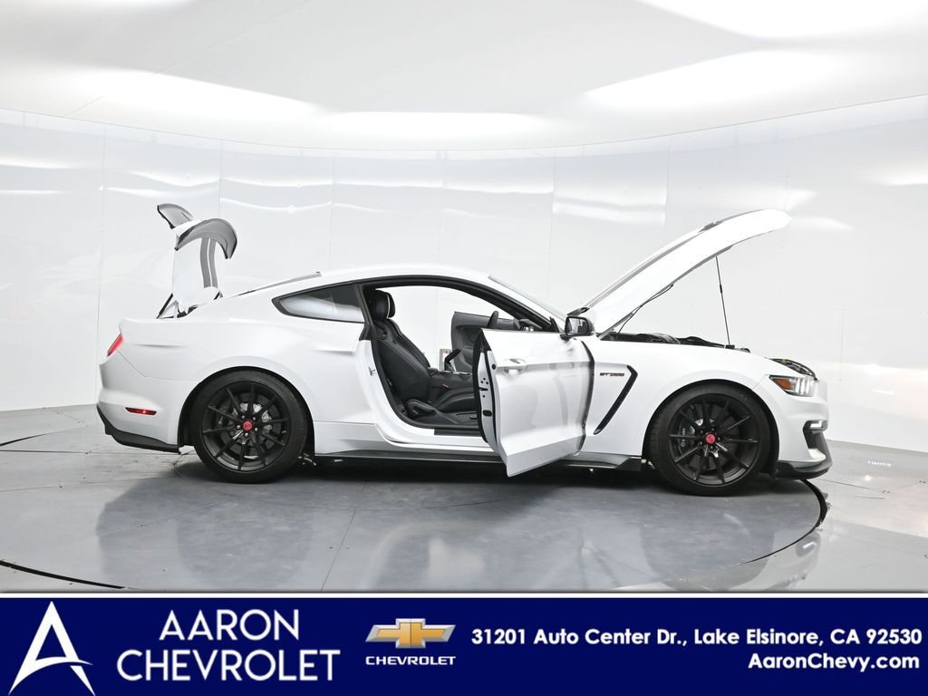 2016 Ford Mustang Shelby GT350 photo 3