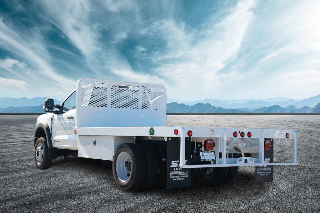 2024 Ford F-550 photo 2