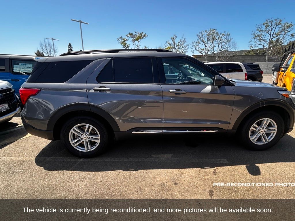 2023 Ford Explorer XLT photo 4