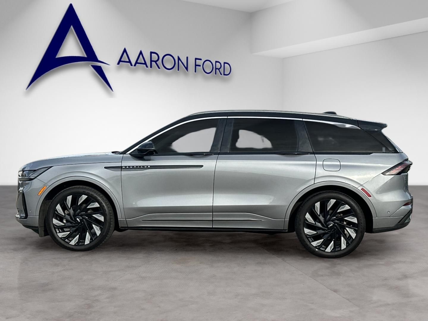 2024 Lincoln Nautilus Black Label photo 2