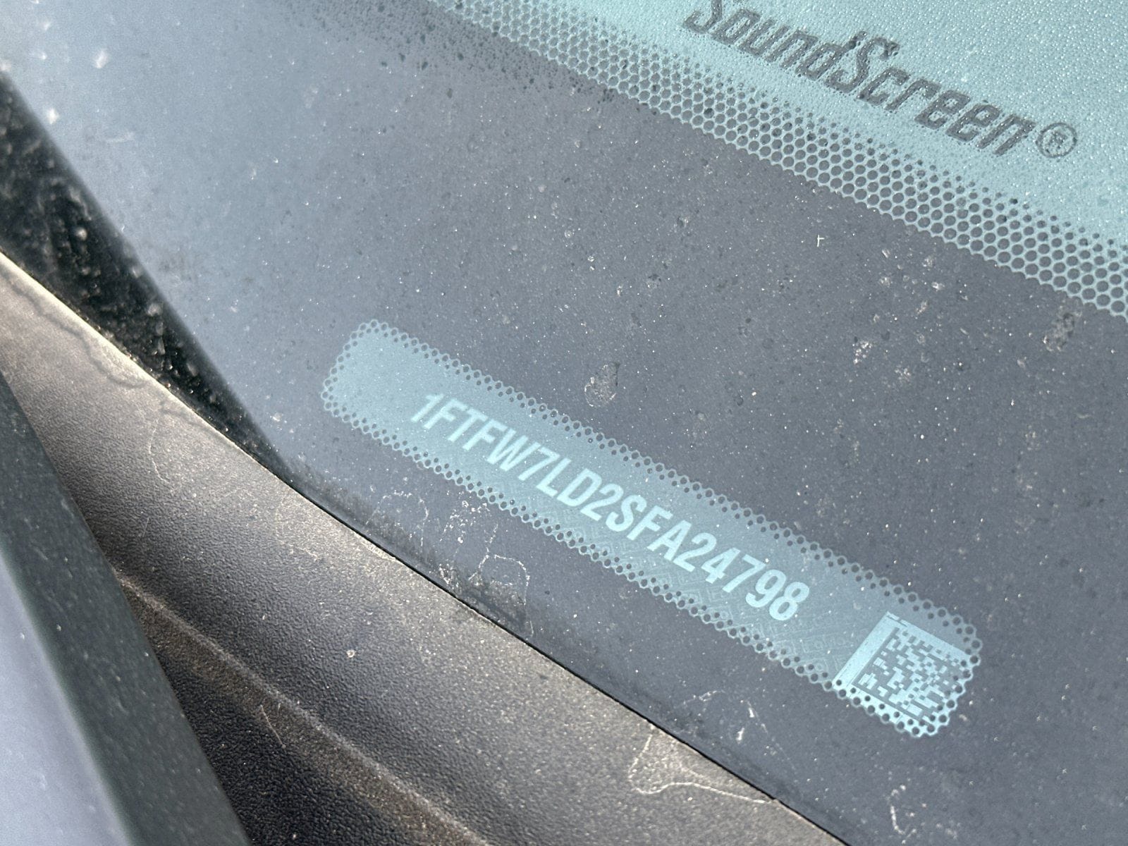 2025 Ford F-150 Platinum photo 2