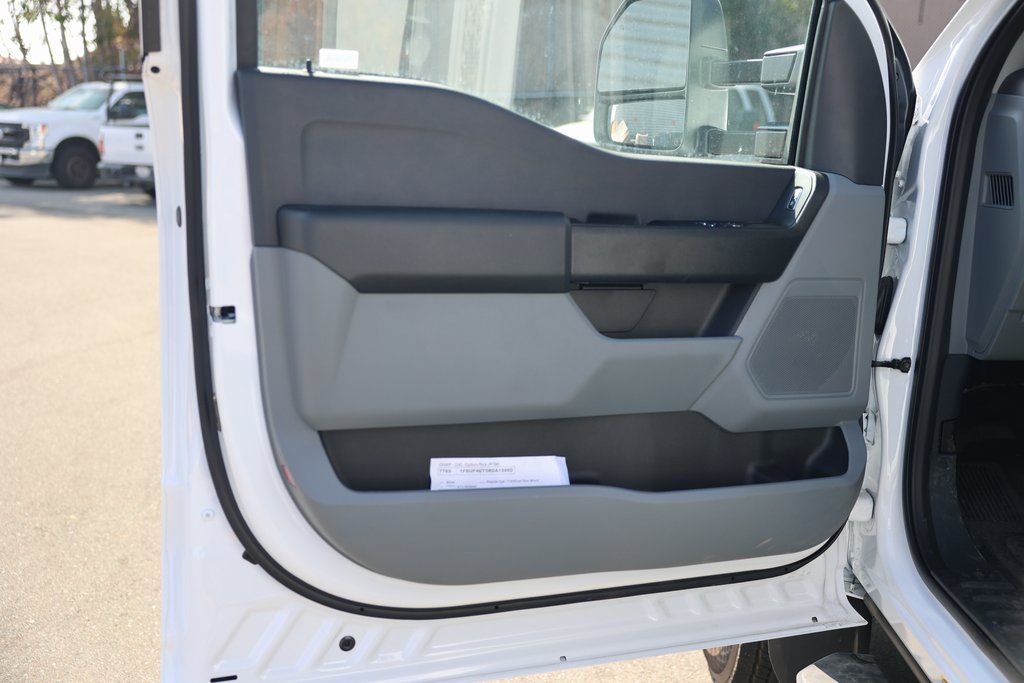 2024 Ford F-450 Super Duty Chassis Cab XL - Photo 15