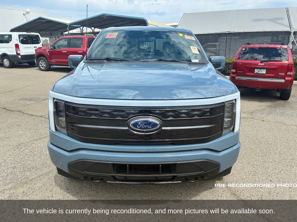 2023 Ford F-150 Lightning Platinum photo 2