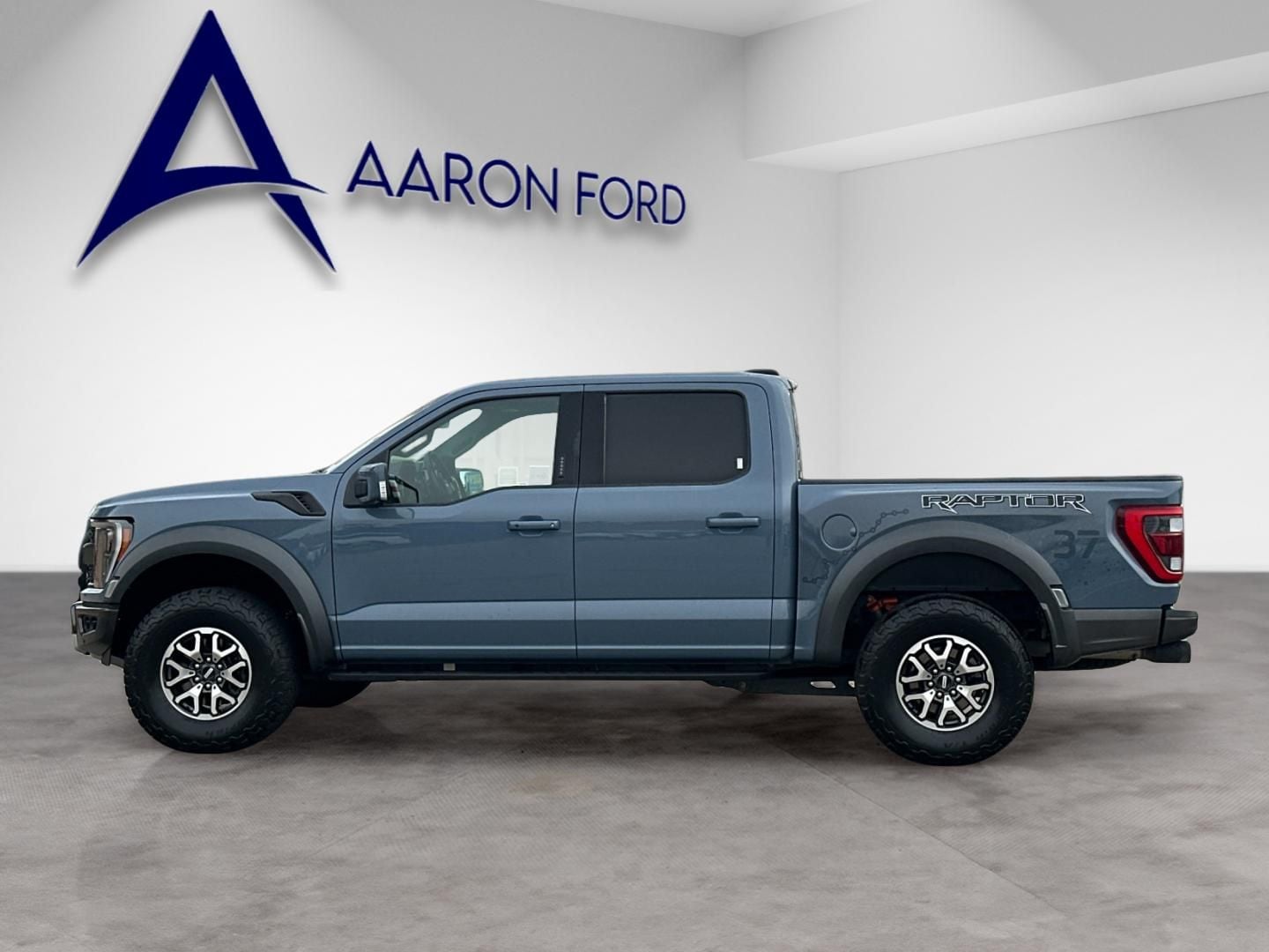 2023 Ford F-150 Raptor photo 2