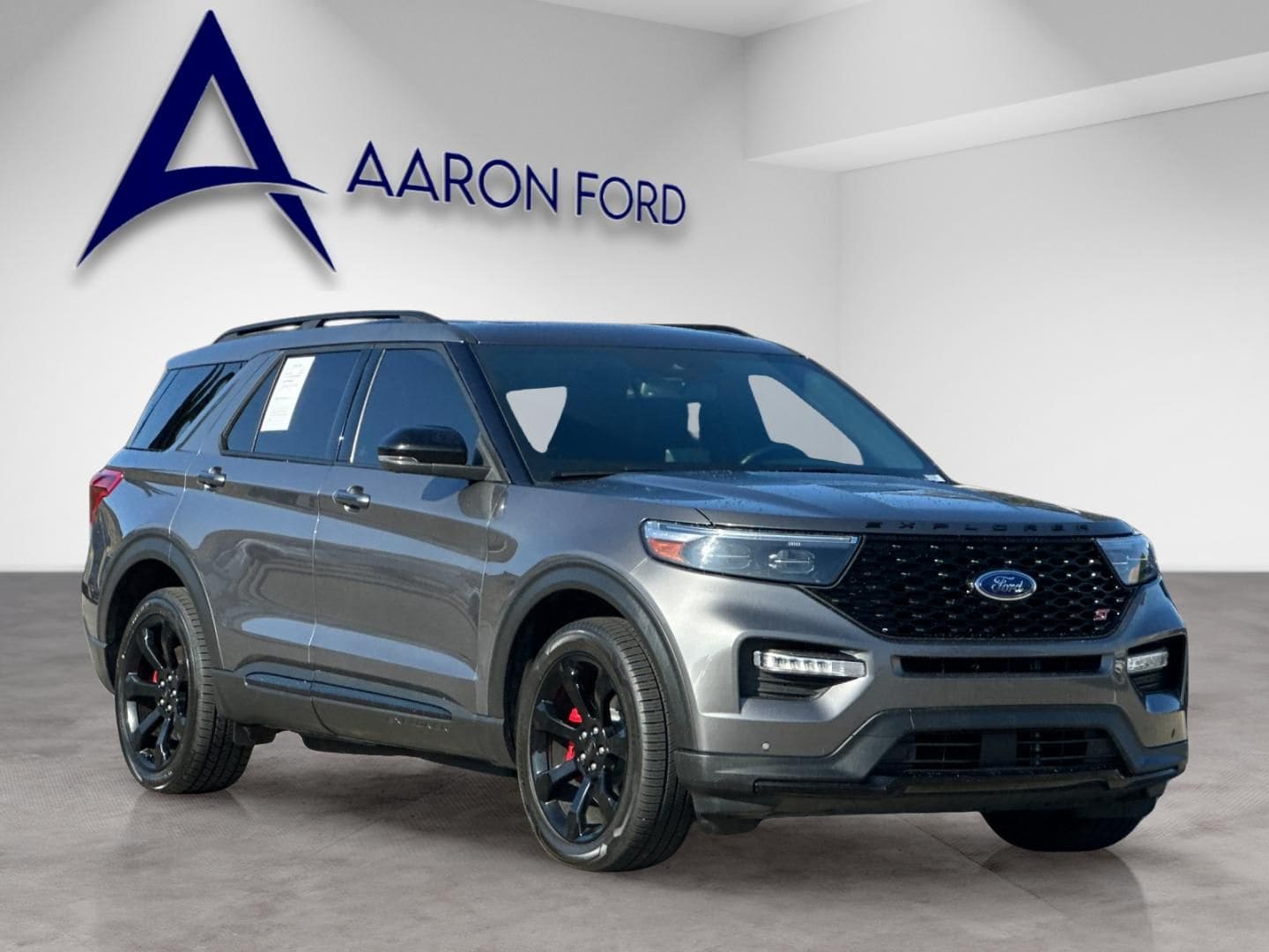 2023 Ford Explorer ST photo 3