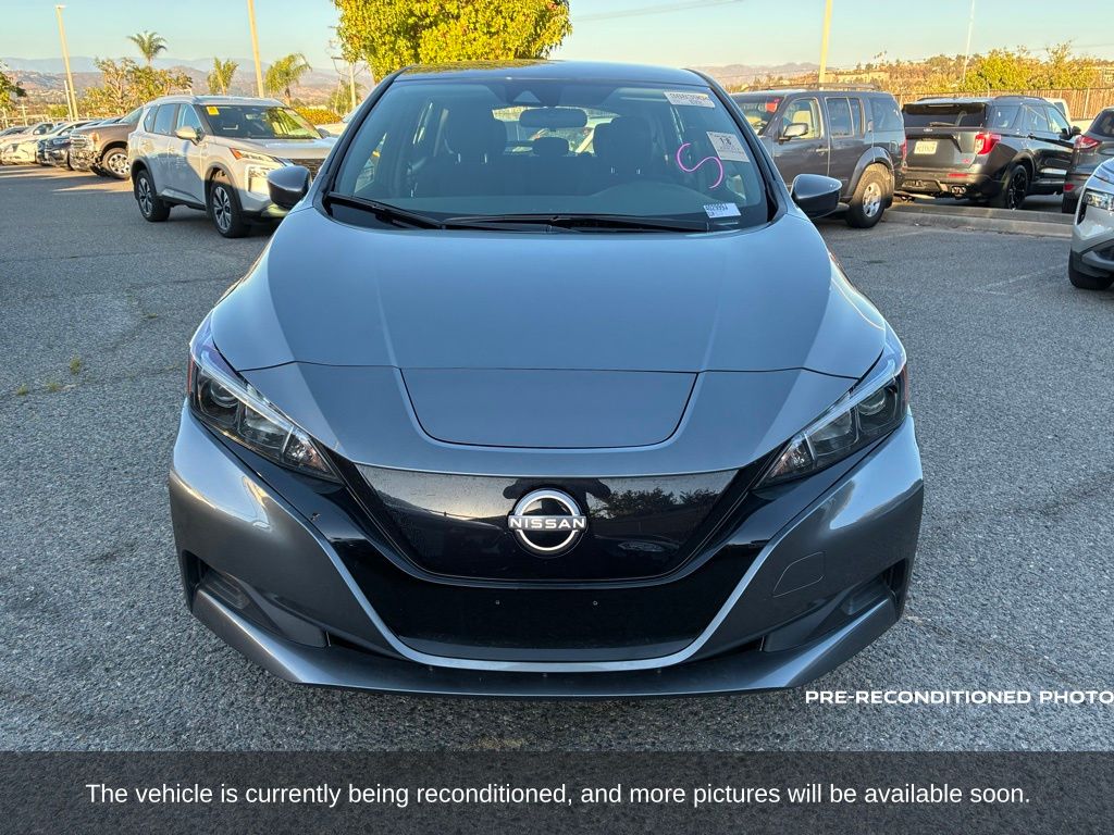 2023 Nissan Leaf S photo 2