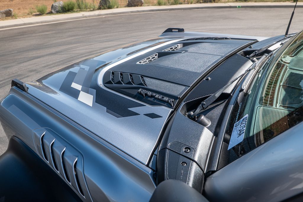2023 Ford Bronco Raptor photo 2