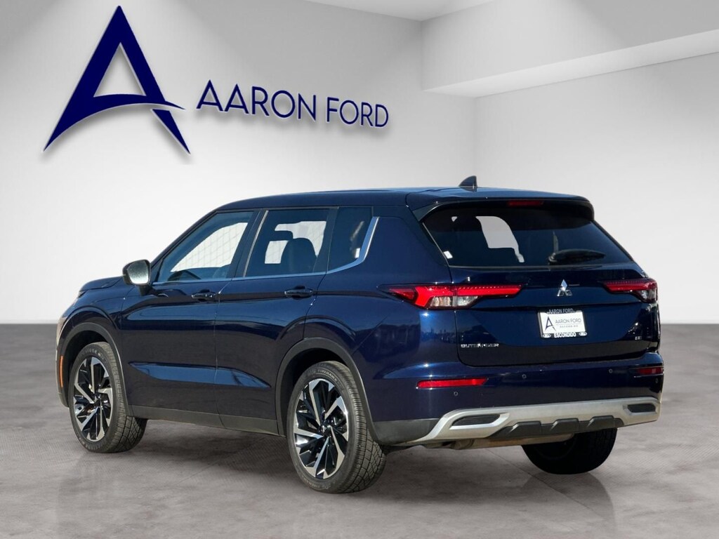 Used 2023 Mitsubishi Outlander SE SUV