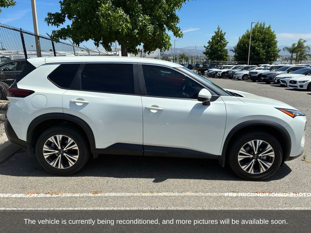 2023 Nissan Rogue SV photo 4