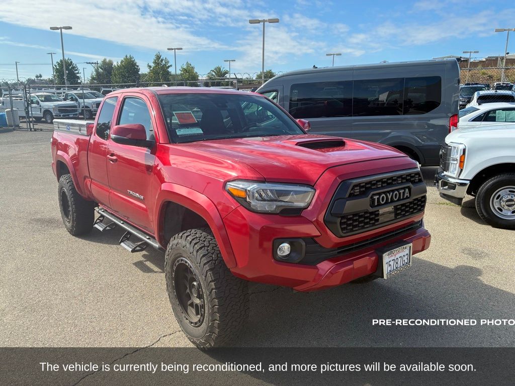 2022 Toyota Tacoma TRD Sport photo 3