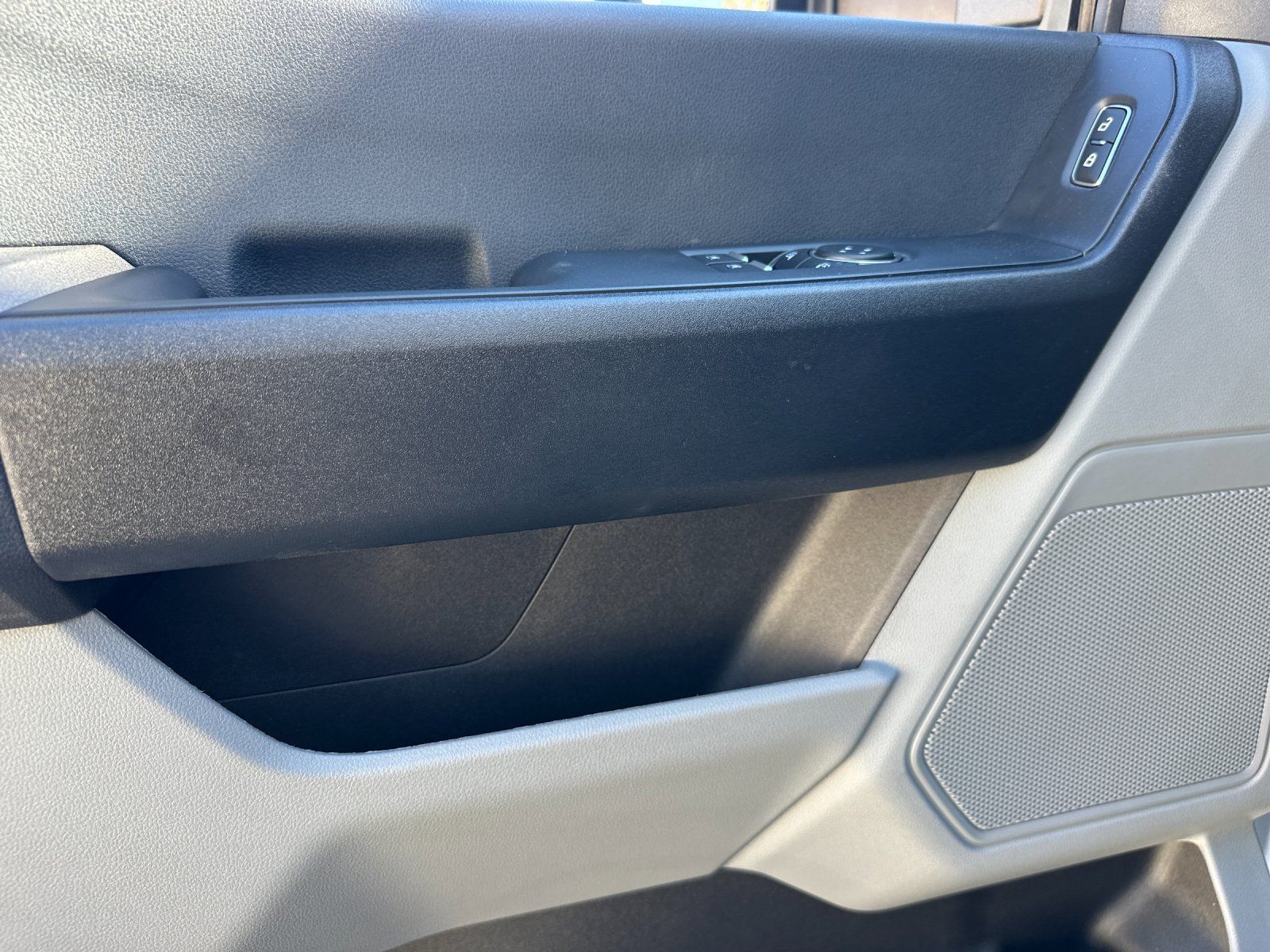 2025 Ford F-550 Super Duty Chassis Cab XL - Photo 11