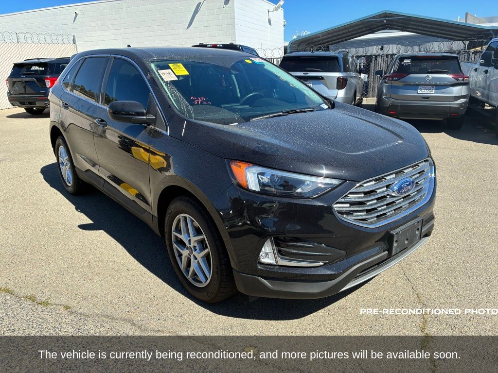 2022 Ford Edge SEL photo 3
