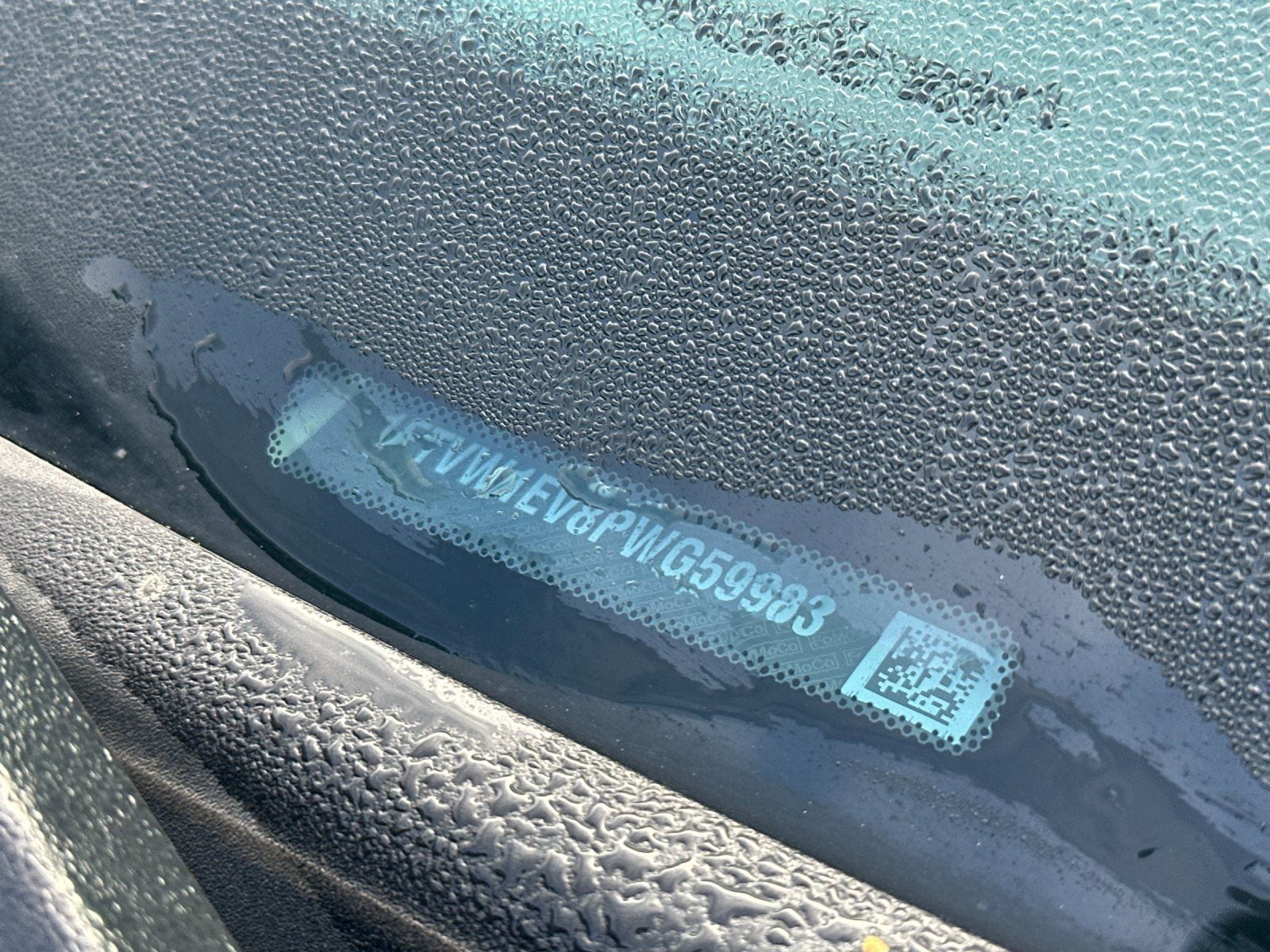 2023 Ford F-150 Lightning Lariat photo 2