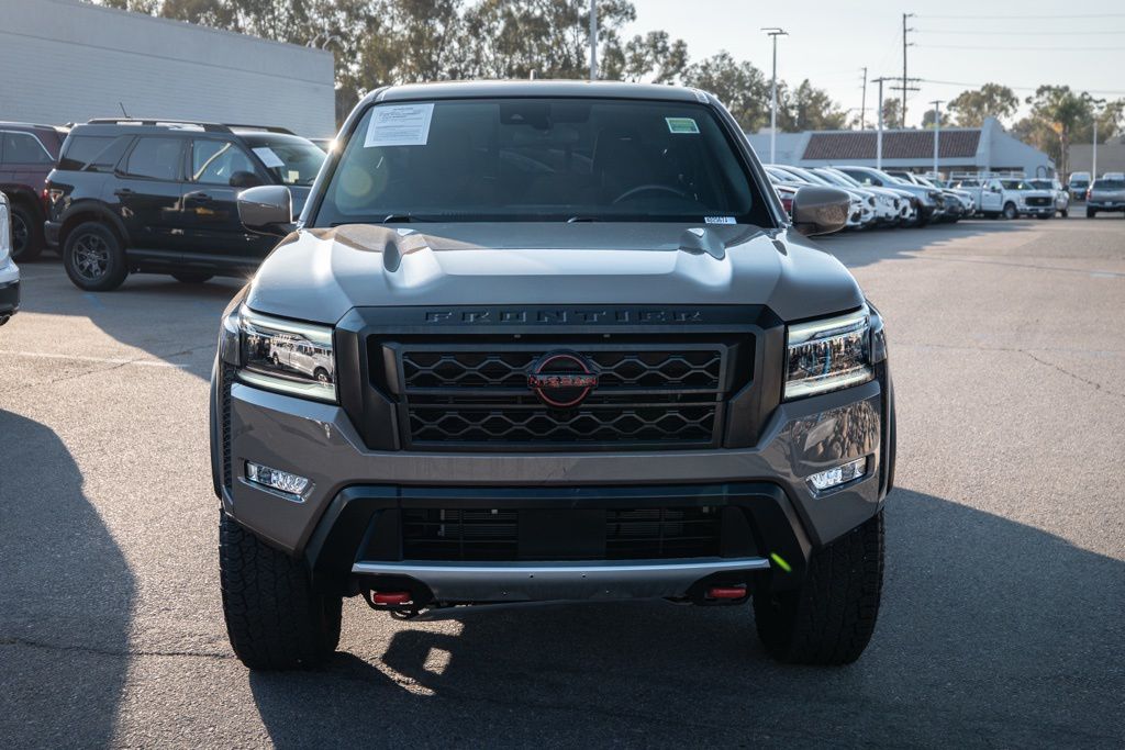 2024 Nissan Frontier PRO-4X photo 2
