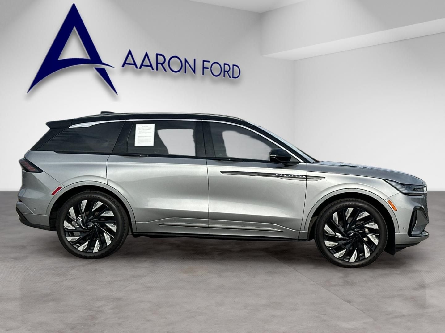 2024 Lincoln Nautilus Black Label photo 6