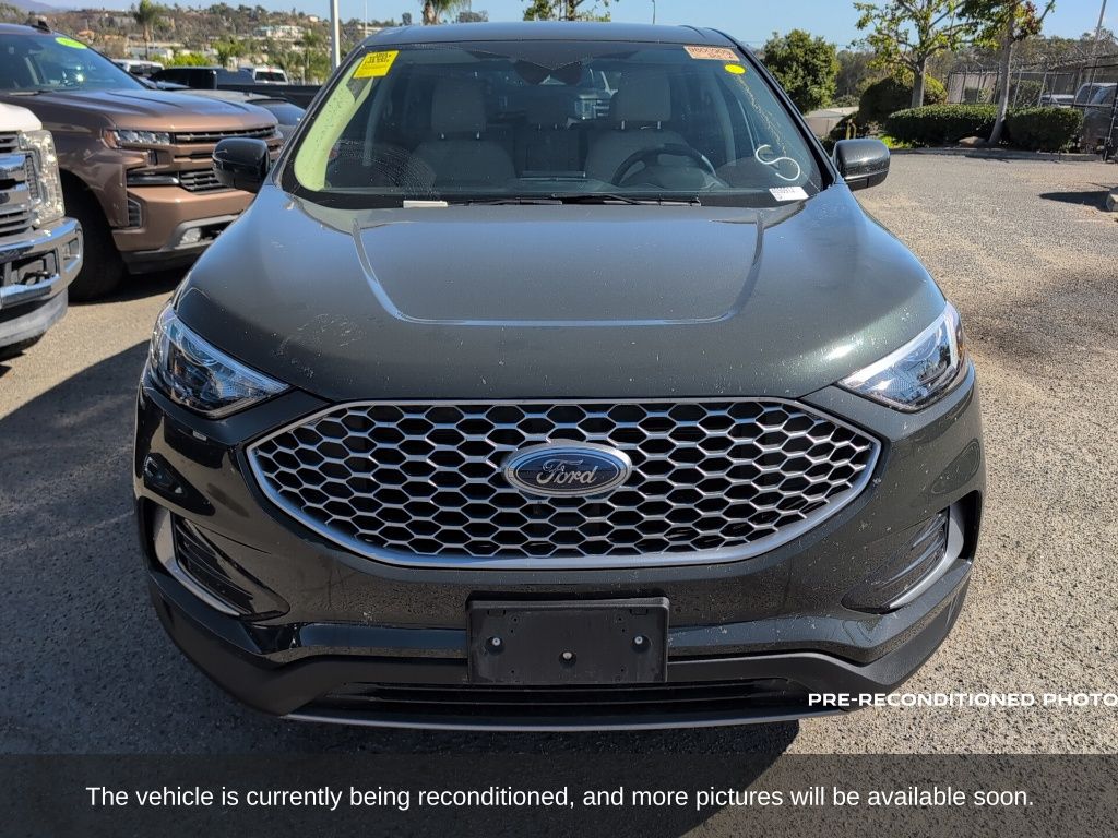 2024 Ford Edge SEL photo 2