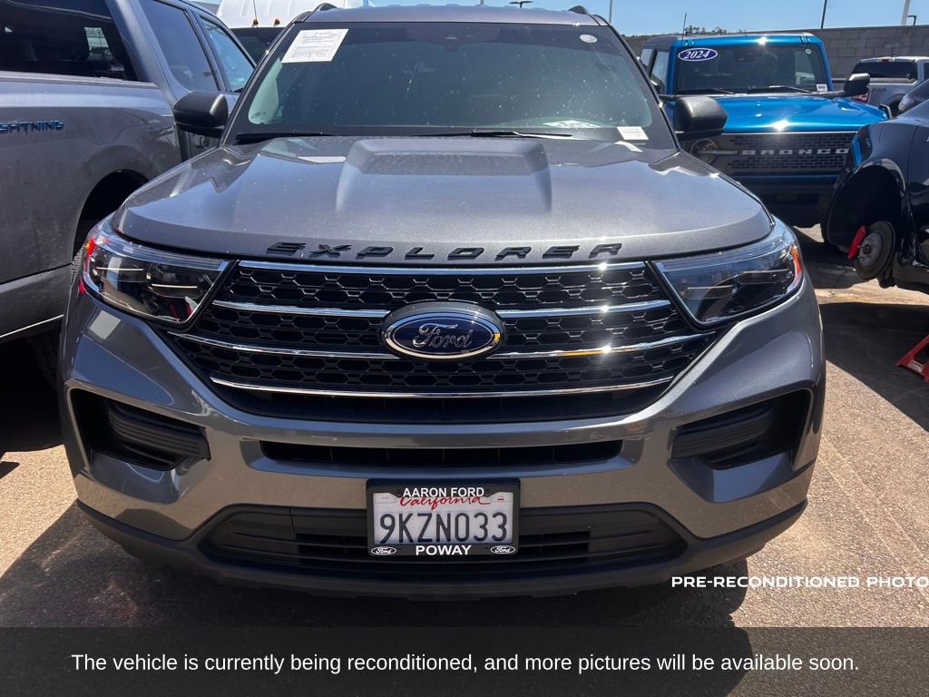 2023 Ford Explorer XLT photo 2