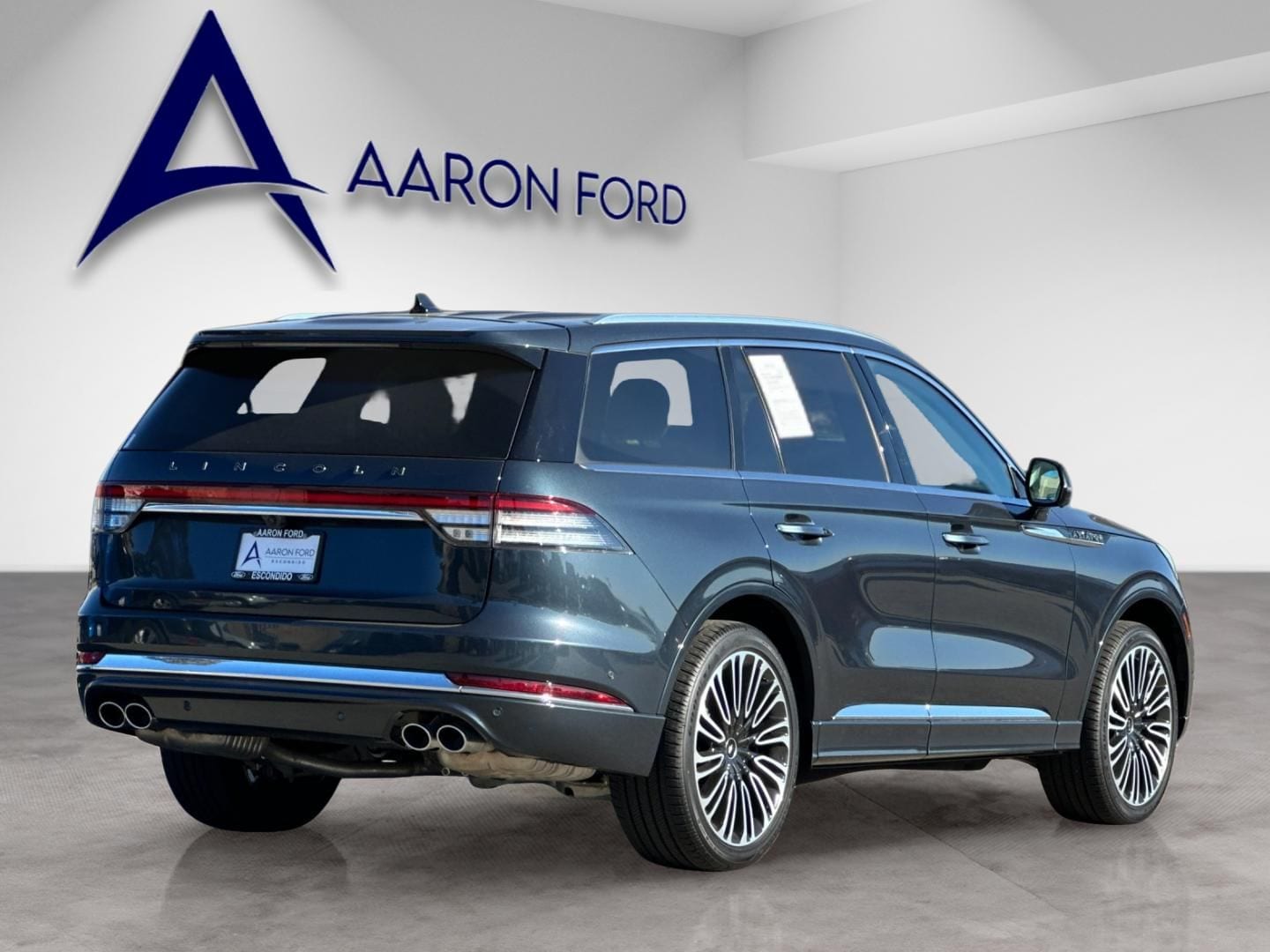 2024 Lincoln Aviator Black Label photo 5
