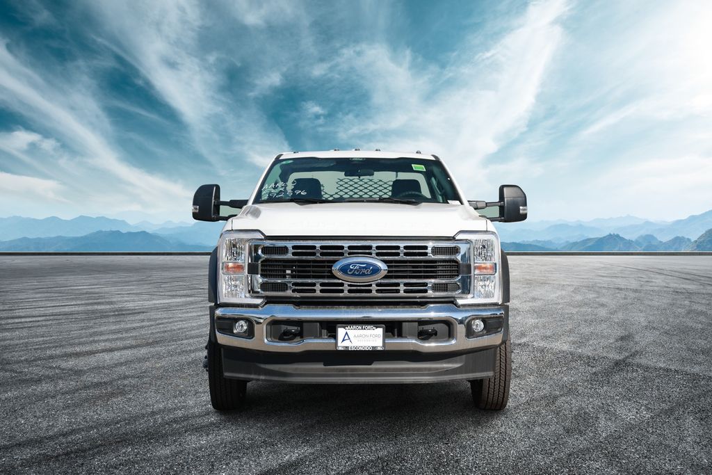 2024 Ford F-550 photo 4