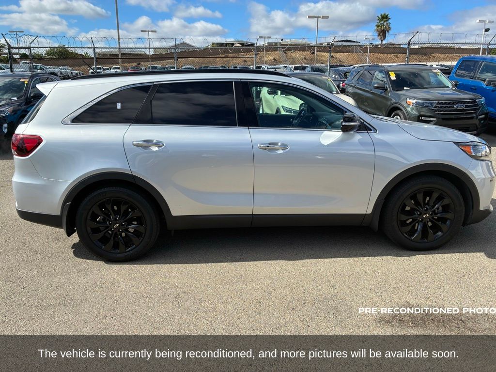 2020 Kia Sorento S photo 3