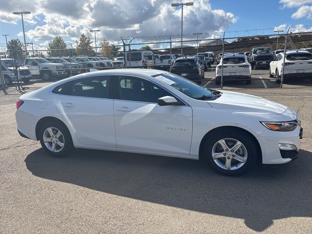 2023 Chevrolet Malibu 1LT photo 4