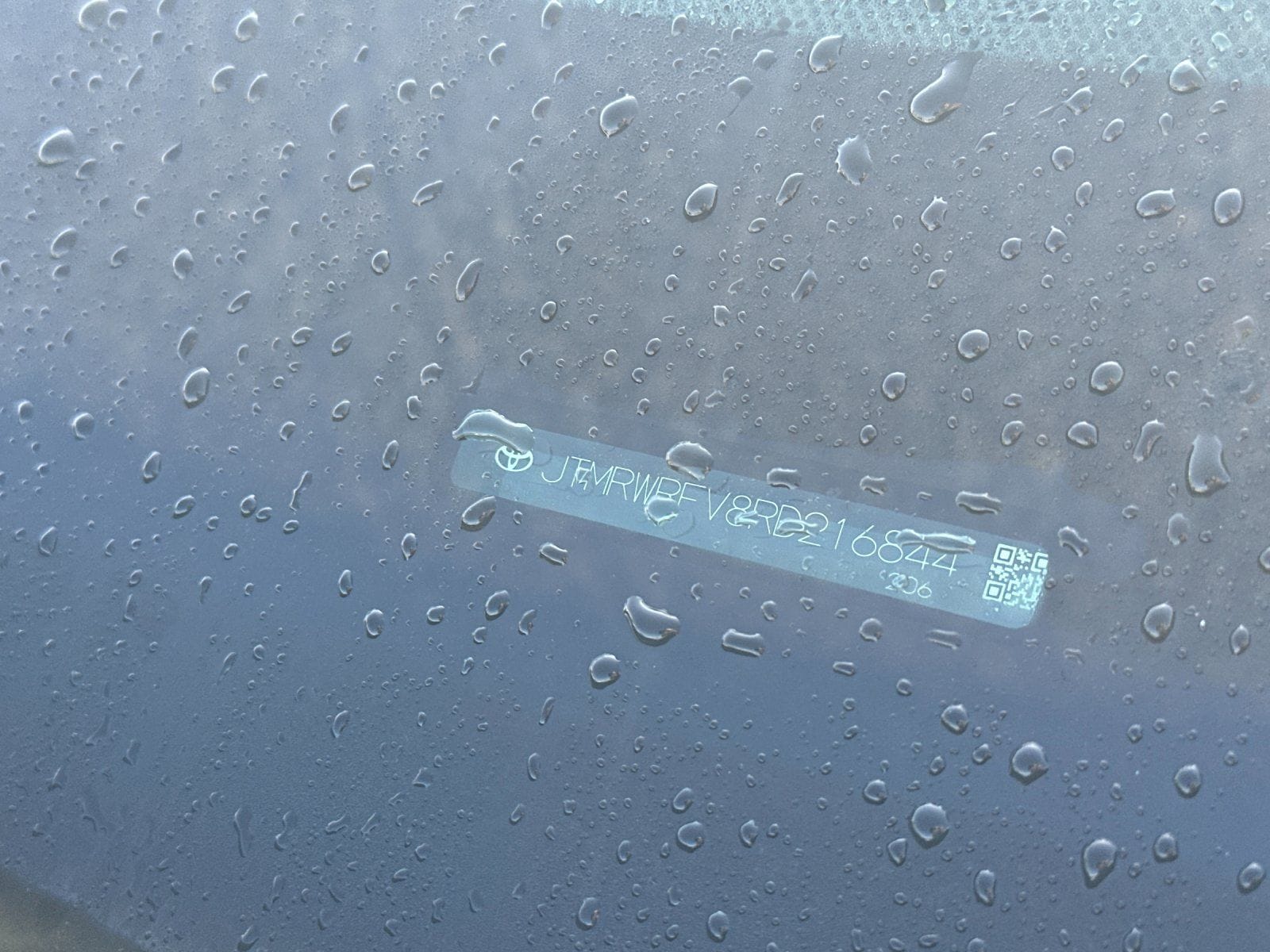 2024 Toyota RAV4 Hybrid XLE photo 2