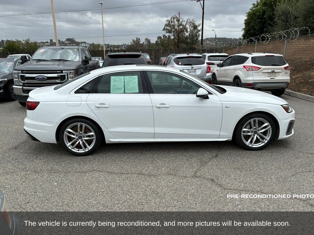 2023 Audi A4 45 S line Premium Plus photo 3