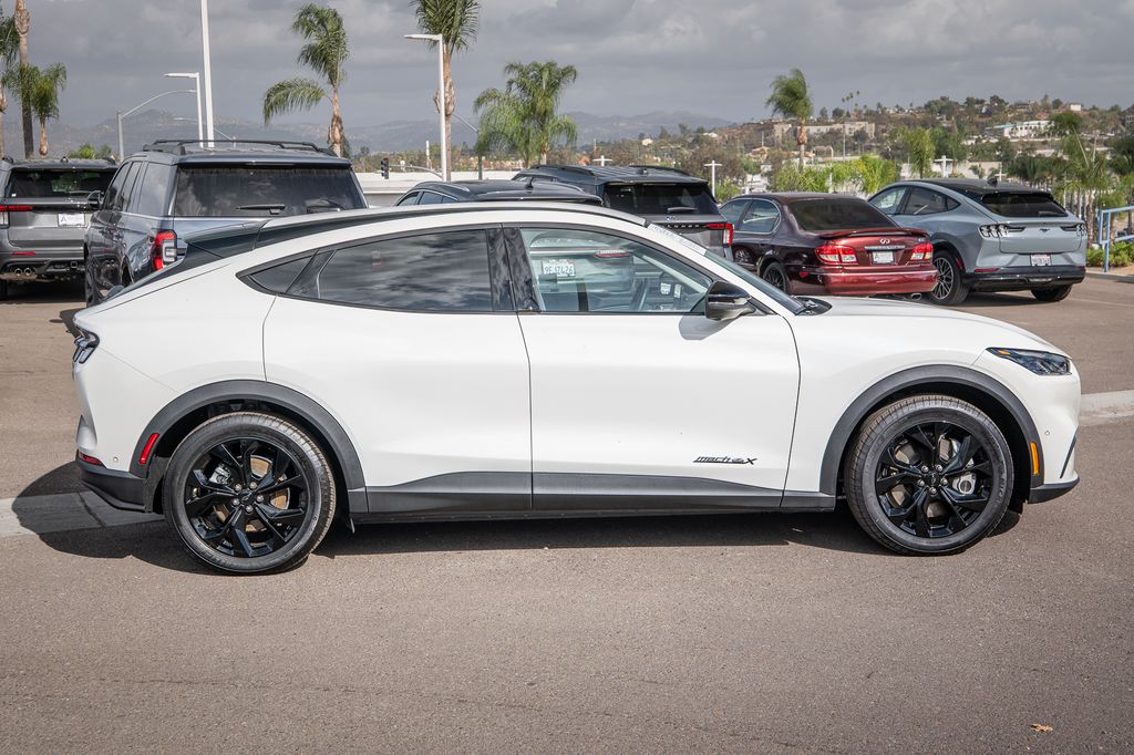 2024 Ford Mustang Mach-E Select photo 4