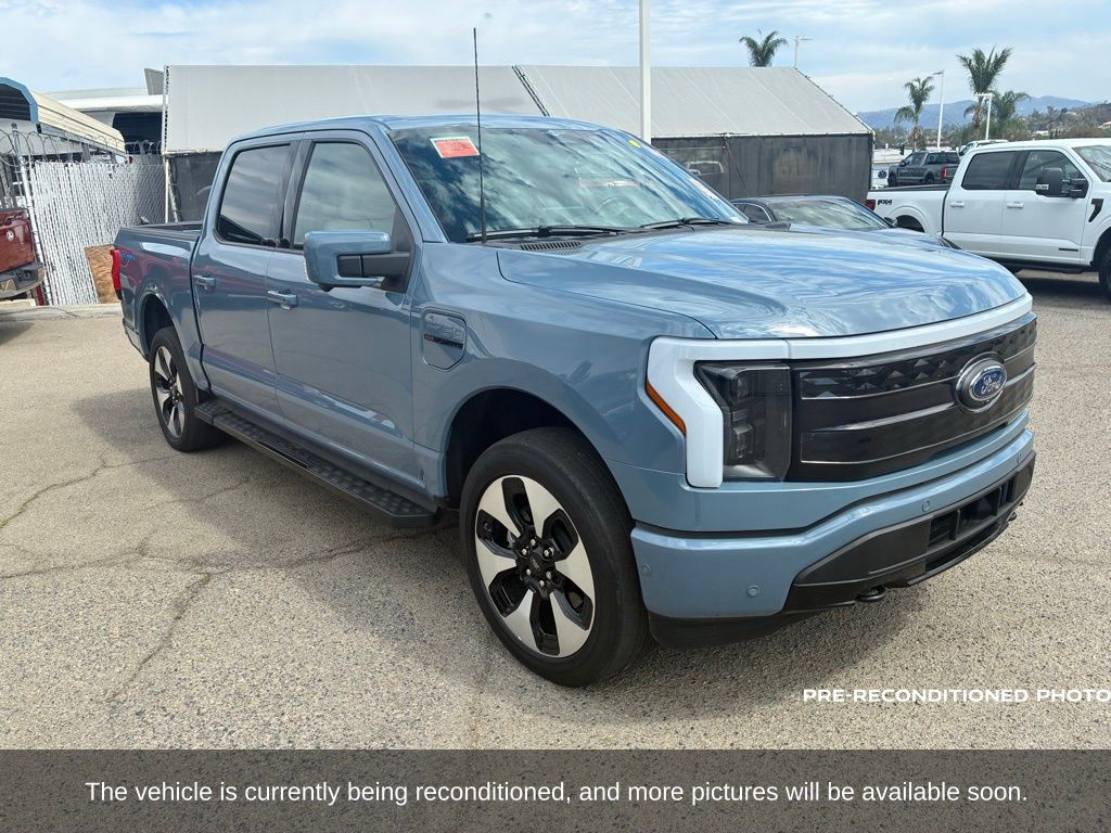 2023 Ford F-150 Lightning Platinum photo 3