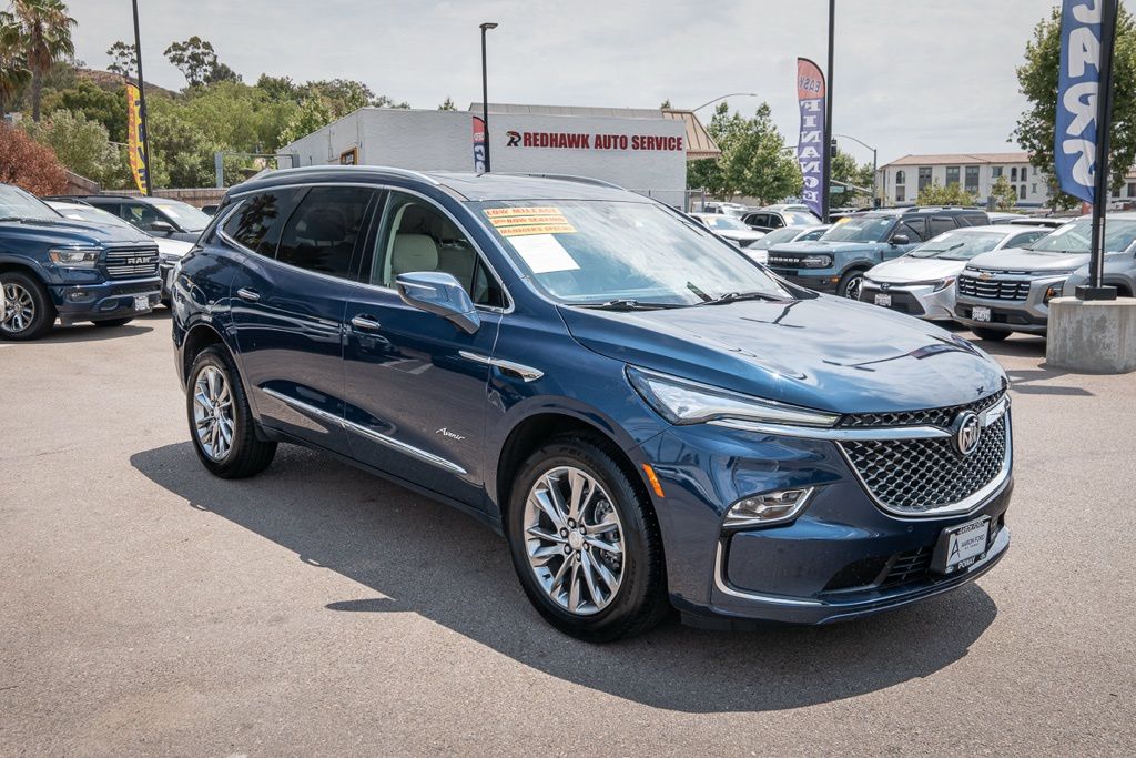 2022 Buick Enclave Avenir photo 3