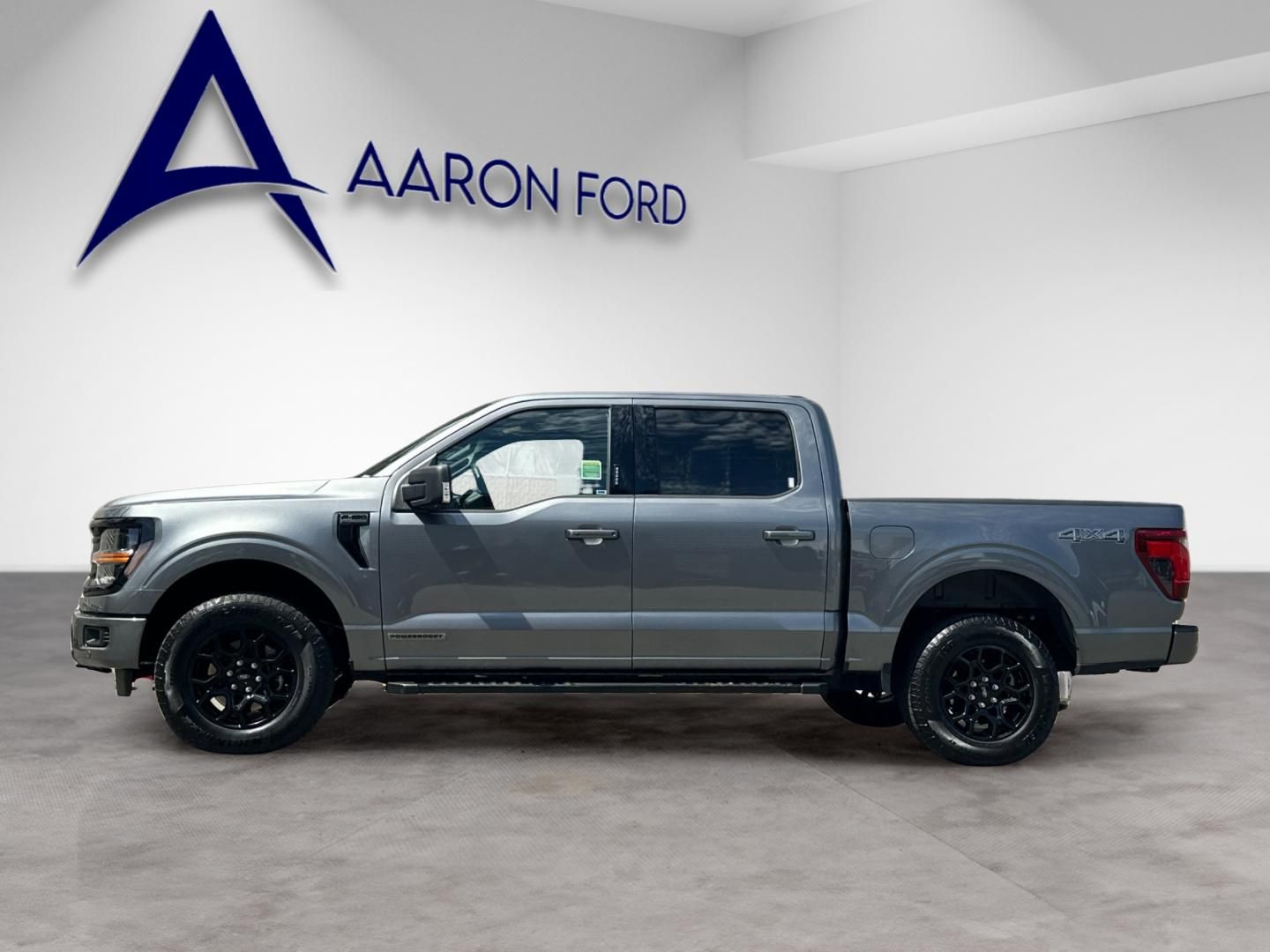 2024 Ford F-150 XLT photo 2