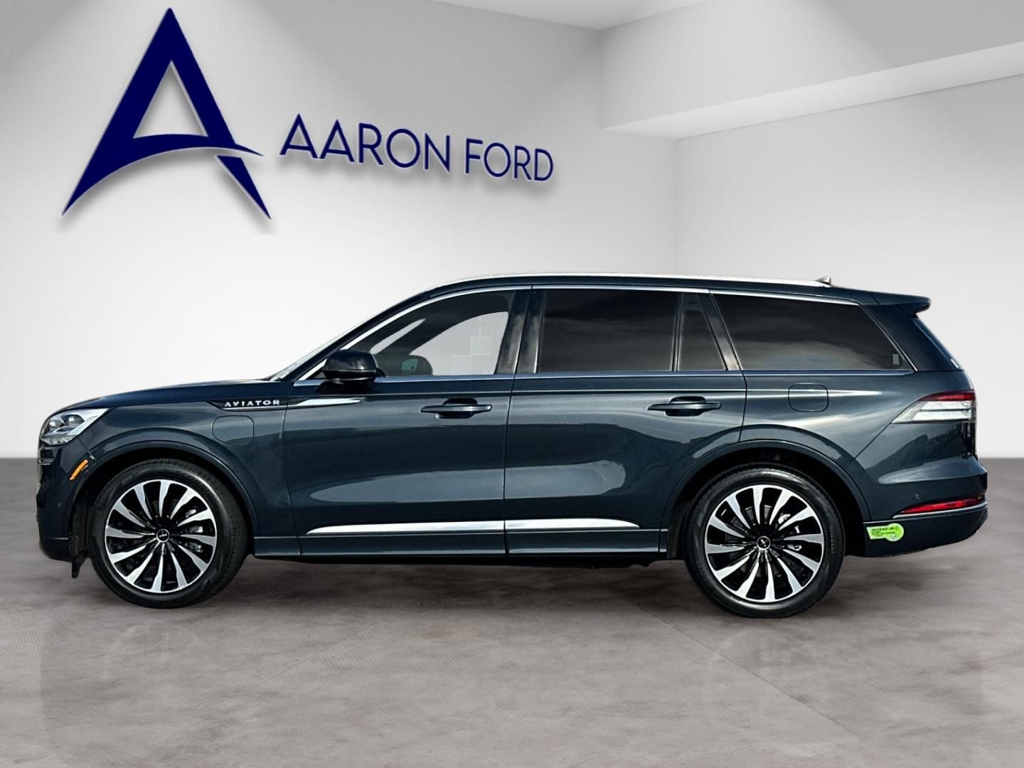 2023 Lincoln Aviator Plug-In Hybrid Black Label Grand Touring photo 2
