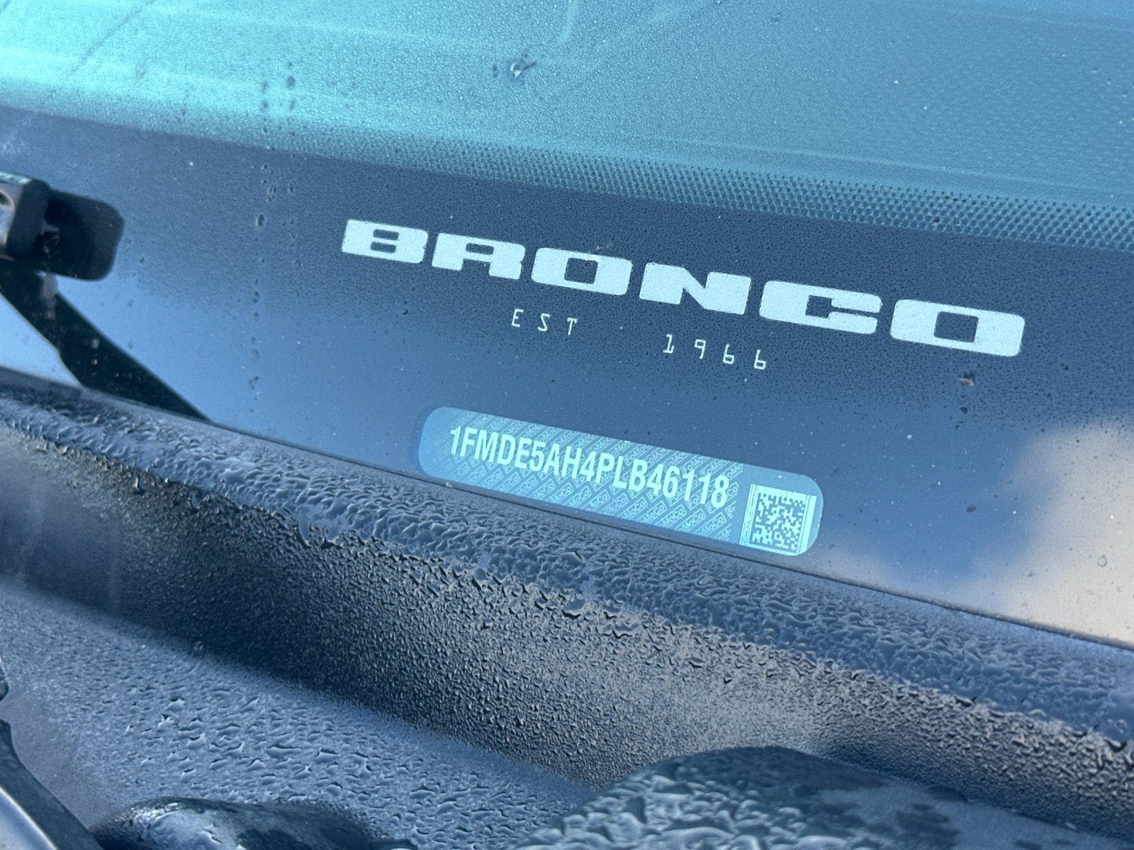 2023 Ford Bronco Black Diamond photo 2