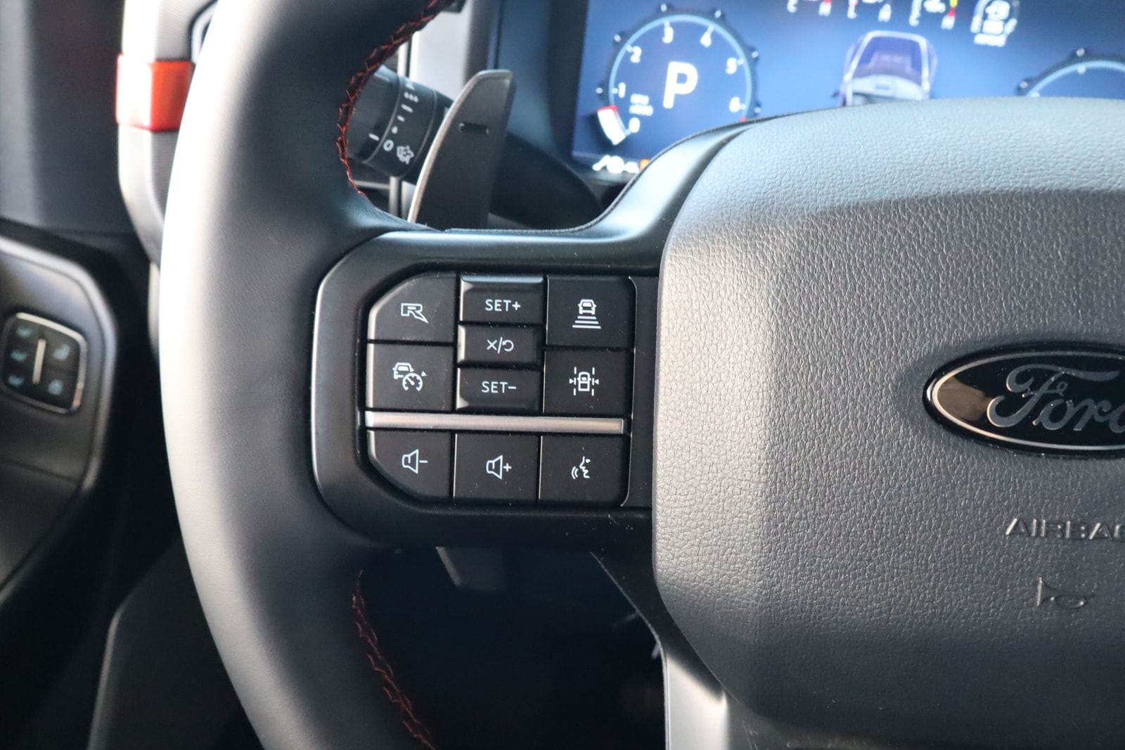2025 Ford F-150 Raptor - Photo 25