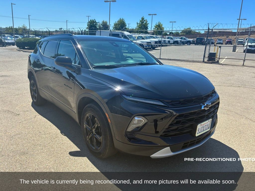2023 Chevrolet Blazer 2LT photo 2