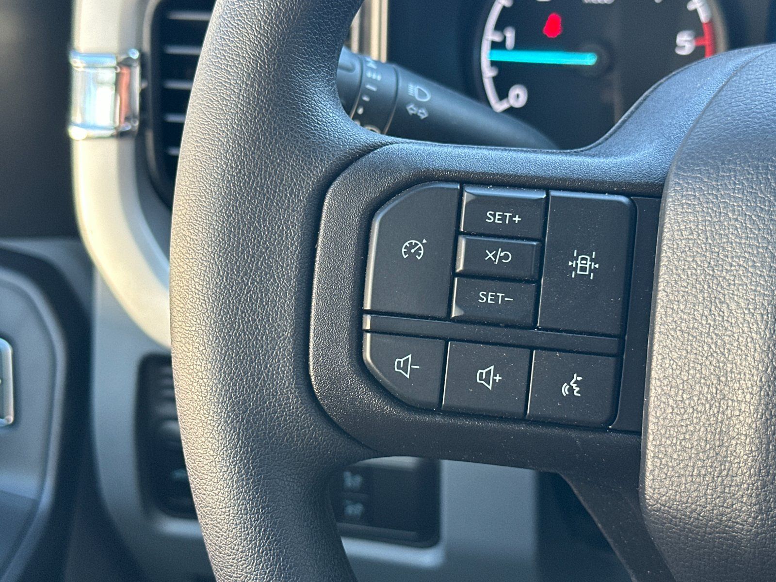 2025 Ford F-550 Super Duty Chassis Cab XL - Photo 24