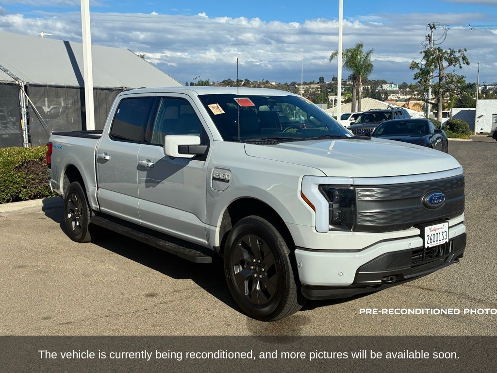 2023 Ford F-150 Lightning Lariat photo 3