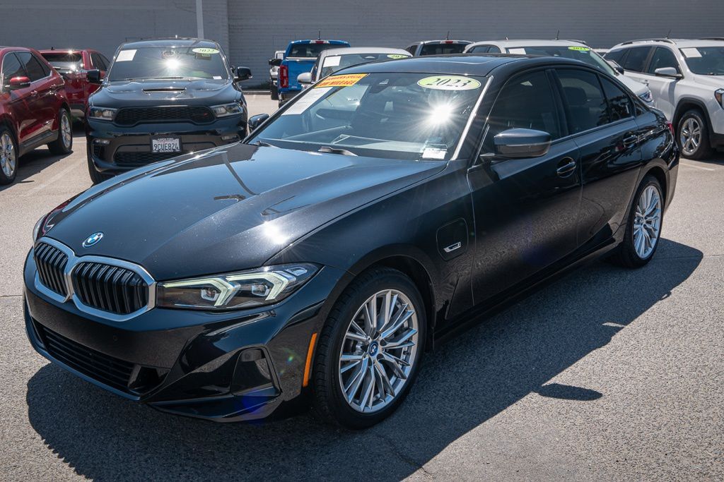2023 Bmw 330e photo 3