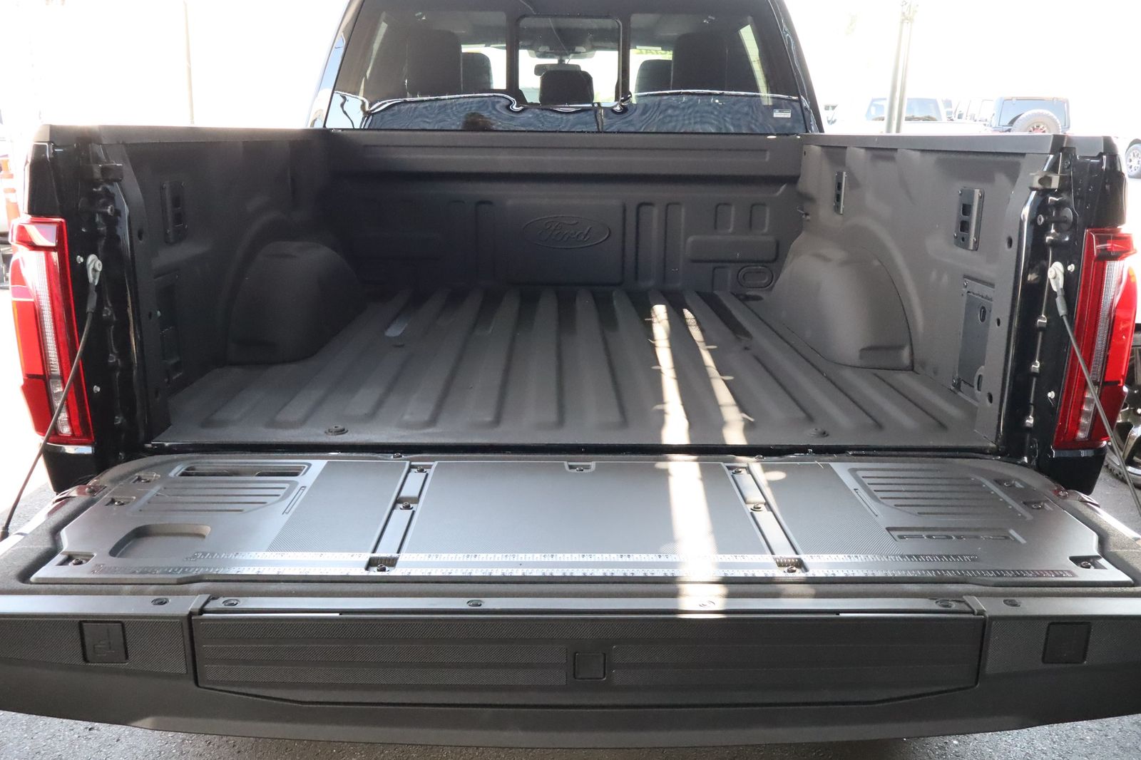 2025 Ford F-150 Raptor - Photo 40