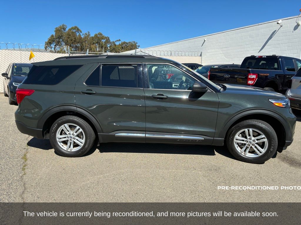 2022 Ford Explorer XLT photo 3