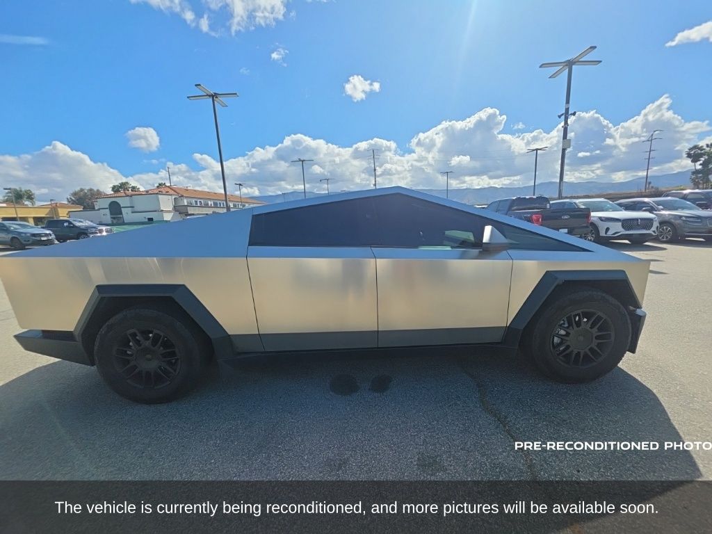 2024 Tesla Cybertruck Base photo 4