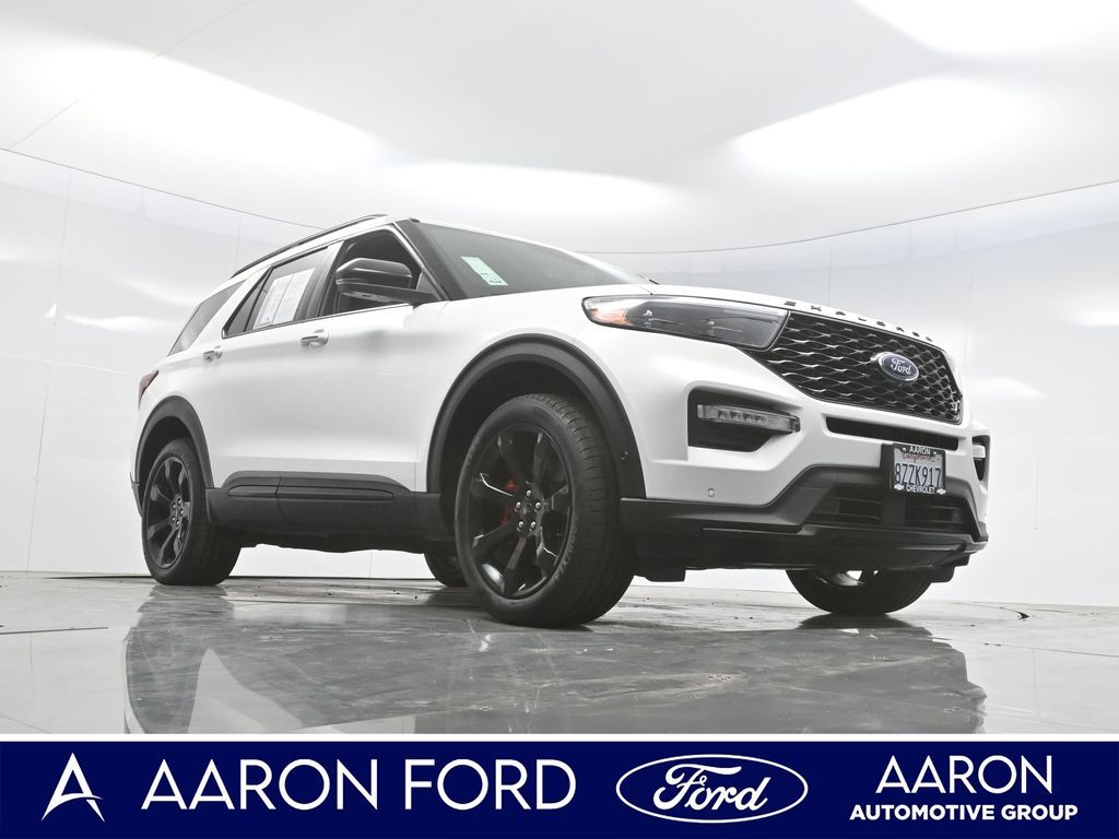 2022 Ford Explorer ST photo 2